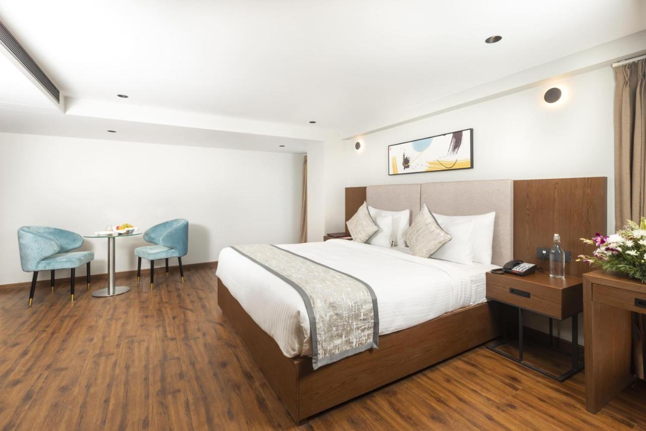 Ramee International Surat Hotel Bagian luar foto