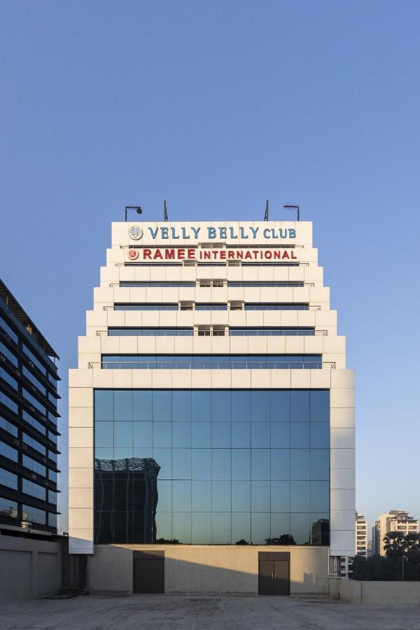 Ramee International Surat Hotel Bagian luar foto