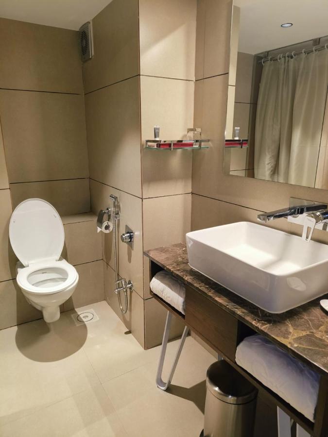 Ramee International Surat Hotel Bagian luar foto