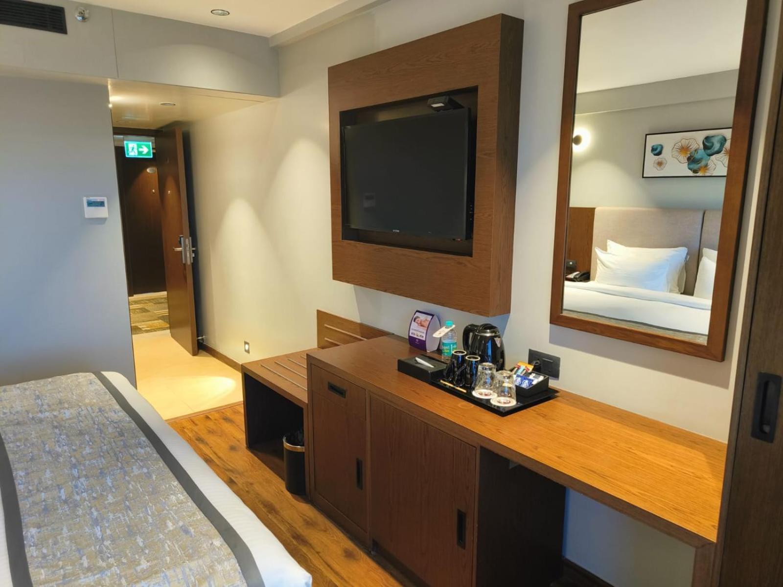Ramee International Surat Hotel Bagian luar foto
